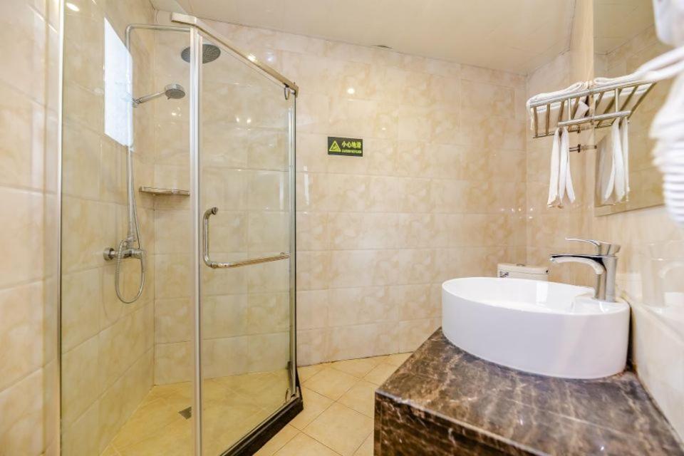 Holly'S Hostel Çengdu Dış mekan fotoğraf